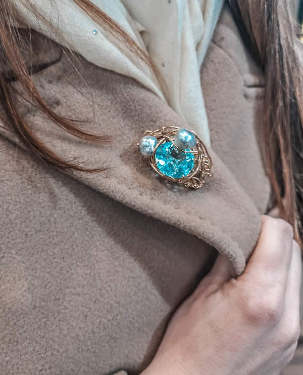 Broche en or et Aigue Marine