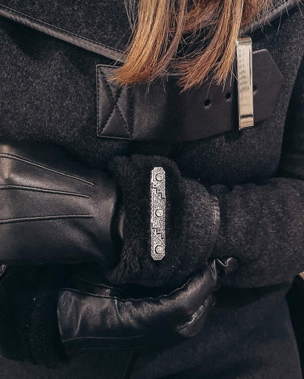 Broche Art Déco en Or, Platine, Diamants et Saphirs